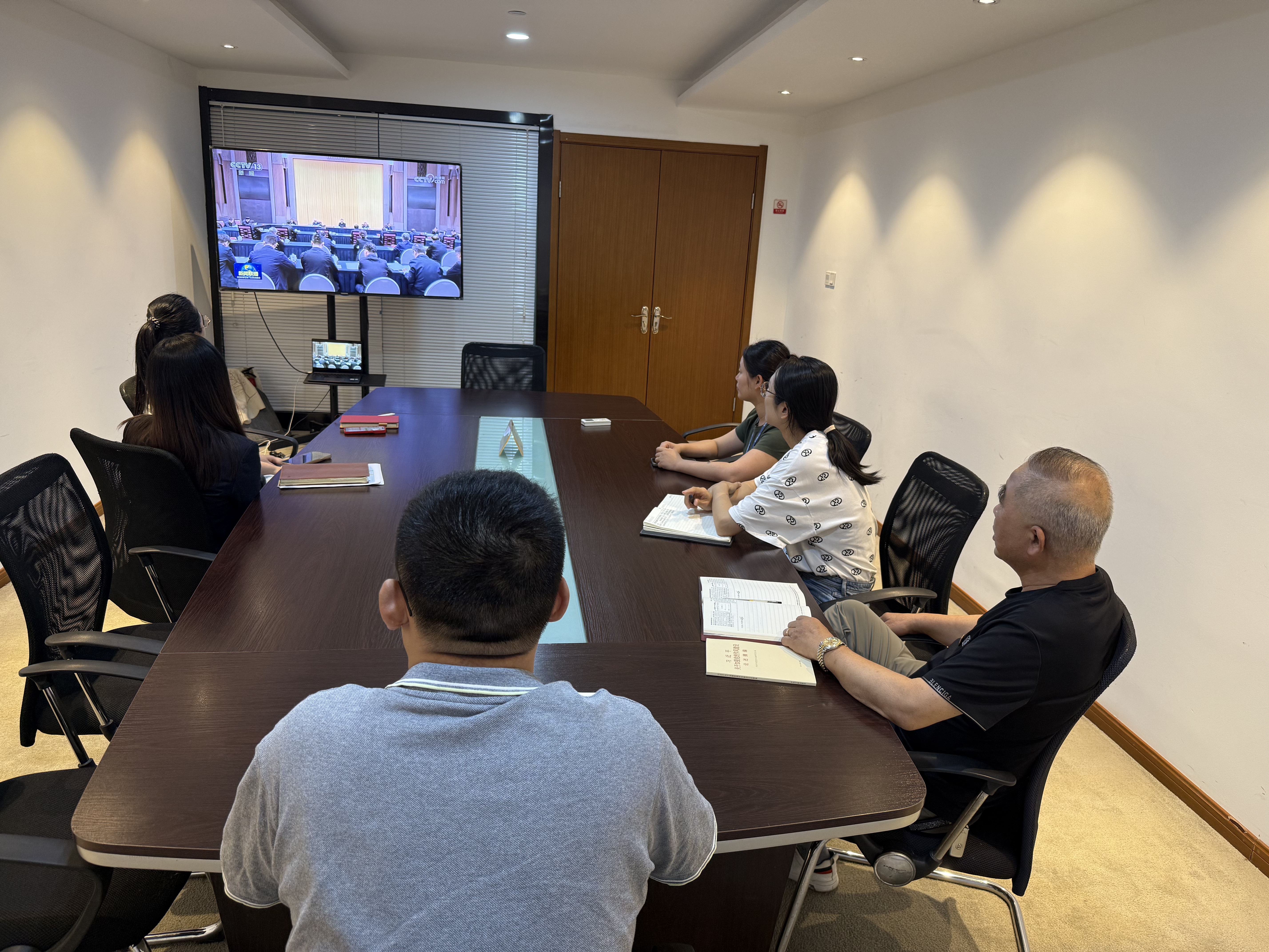 水晶城黨支部開展5月黨員固定活動