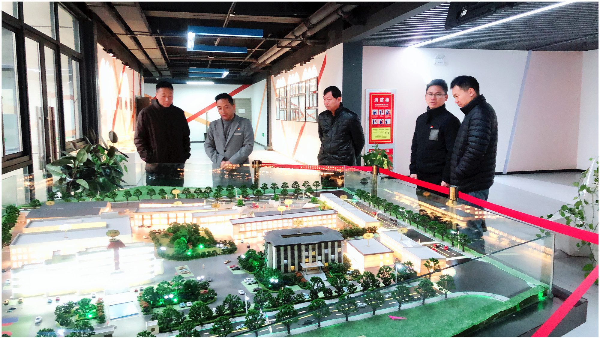 廬陽(yáng)區(qū)政協(xié)黨組成員、秘書(shū)長(zhǎng)尹楊 蒞臨廬陽(yáng)建華文創(chuàng)園調(diào)研指導(dǎo)