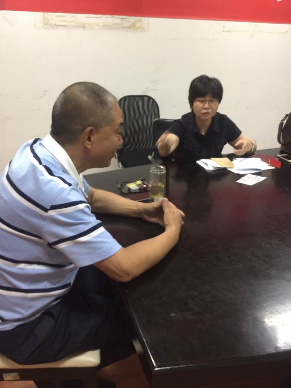 夸夸我們的老村長(zhǎng) 愛(ài)崗敬業(yè)的老黨員