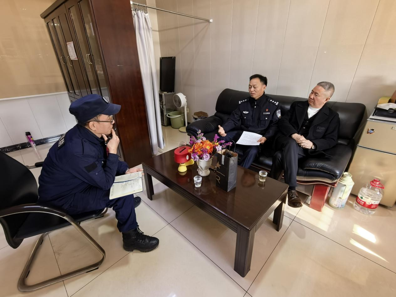 錢江商城統(tǒng)籌推進(jìn)2026年警務(wù)安保工作 多方聯(lián)動筑牢堅實安全防線。