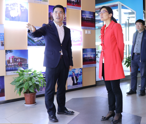 20170414拱墅區(qū)委常委、組織部長(zhǎng)虞文娟調(diào)研集團(tuán)黨建工作 (1).png